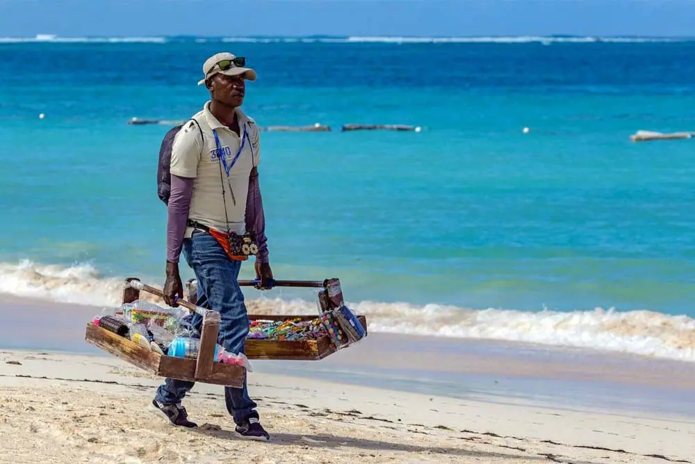 Souvenir vendor of the private beach at Playa Palmera Beach Resort 